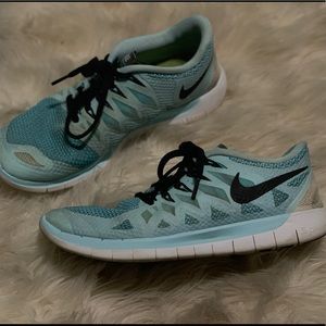 light blue nike free runs 5.0